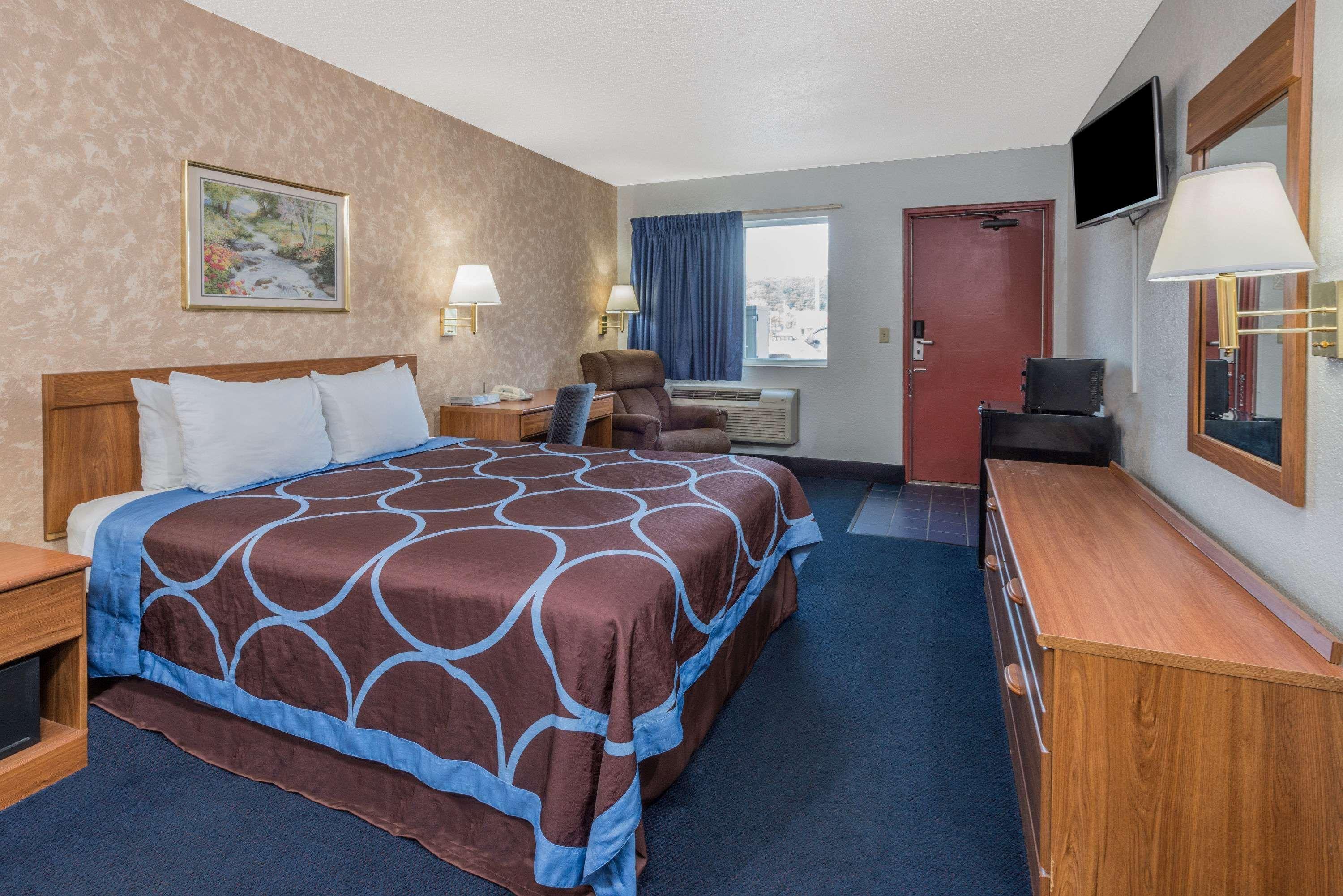 Super 8 By Wyndham Potosi Hotel Exterior photo