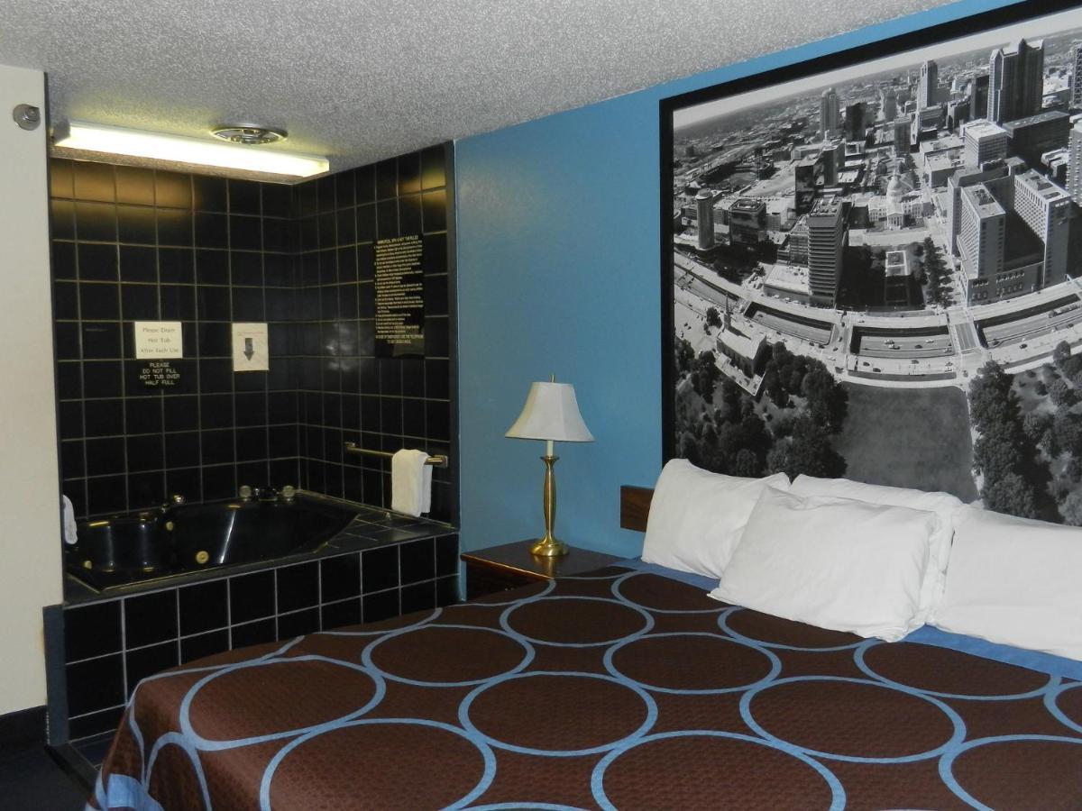 Super 8 By Wyndham Potosi Hotel Exterior photo